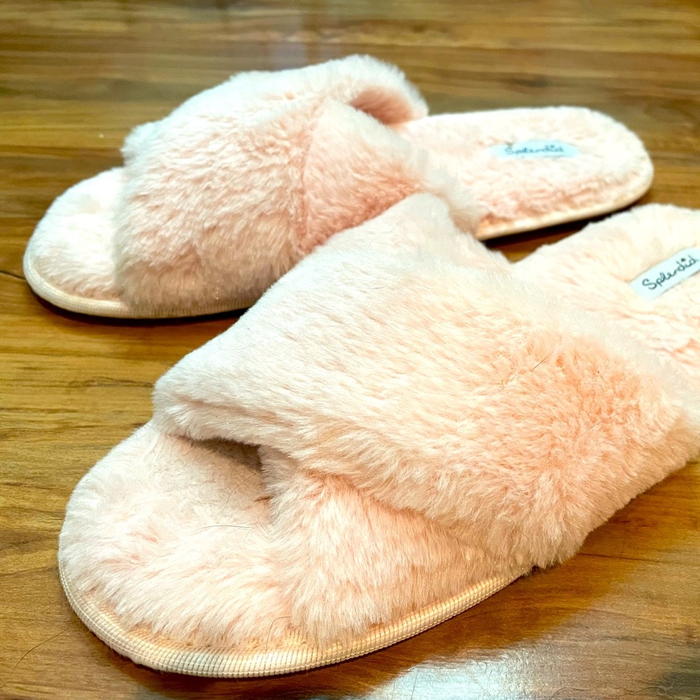 SPLENDID Faux Fur Criss Cross Slippers size S/M
